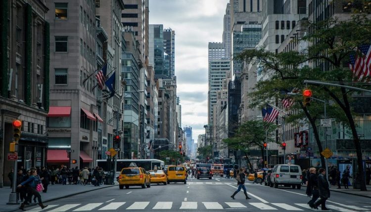 بايدن يعلن حالة الطوارئ في أمريكا بسبب النقص المحتمل في طاقات توليد الكهرباء